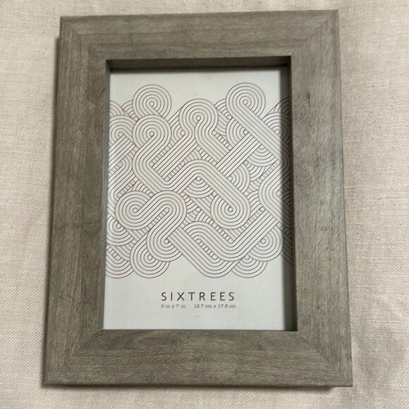 Sixtrees Gray Wood Look Picture Frame Set - New with Tags, 2 frames - Picture 3 of 4